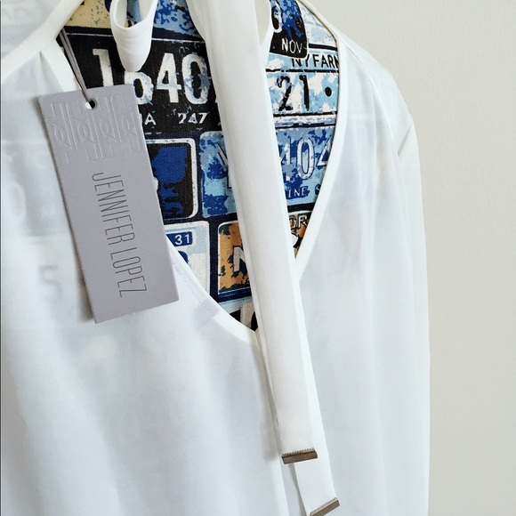 Cute Jannifer Lopez milk white top with lace - Picture 4 of 5